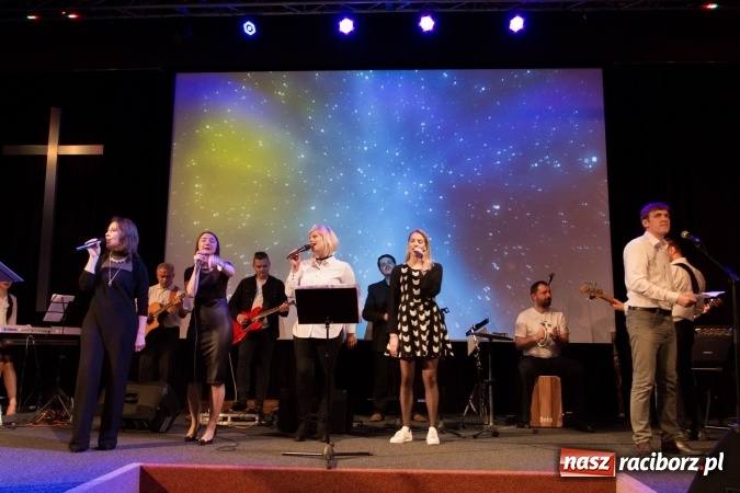 Zdjęcie w galerii na portalu naszraciborz.pl: Polsko-rosyjski koncert uwielbienia w Kościele Zielonoświątkowym w Raciborzu  wiadomości z regionu
