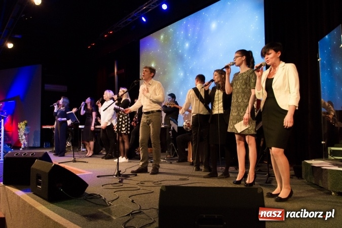 Zdjęcie w galerii na portalu naszraciborz.pl: Polsko-rosyjski koncert uwielbienia w Kościele Zielonoświątkowym w Raciborzu  wiadomości z regionu
