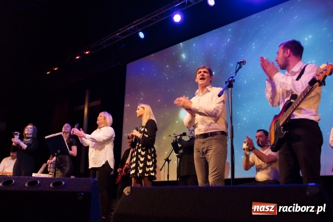 Zdjęcie w galerii na portalu naszraciborz.pl: Polsko-rosyjski koncert uwielbienia w Kościele Zielonoświątkowym w Raciborzu  wiadomości z regionu