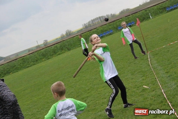 Zdjęcie w galerii na portalu naszraciborz.pl: Schlagballiści z Cyprzanowa i Wojnowic szlifują formę na Międzynarodowy Turniej Schlagballa wiadomości z regionu