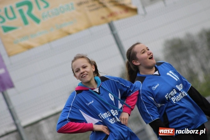 Zdjęcie w galerii na portalu naszraciborz.pl: Schlagballiści z Cyprzanowa i Wojnowic szlifują formę na Międzynarodowy Turniej Schlagballa wiadomości z regionu