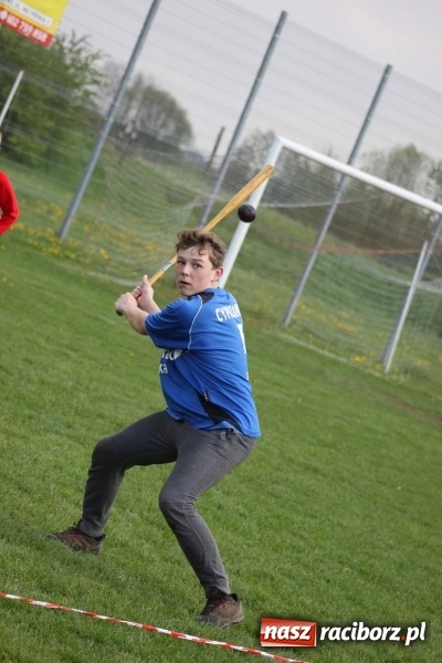 Zdjęcie w galerii na portalu naszraciborz.pl: Schlagballiści z Cyprzanowa i Wojnowic szlifują formę na Międzynarodowy Turniej Schlagballa wiadomości z regionu