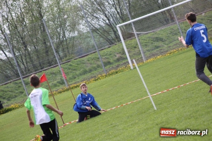 Zdjęcie w galerii na portalu naszraciborz.pl: Schlagballiści z Cyprzanowa i Wojnowic szlifują formę na Międzynarodowy Turniej Schlagballa wiadomości z regionu