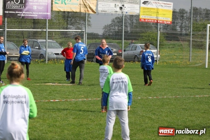 Zdjęcie w galerii na portalu naszraciborz.pl: Schlagballiści z Cyprzanowa i Wojnowic szlifują formę na Międzynarodowy Turniej Schlagballa wiadomości z regionu