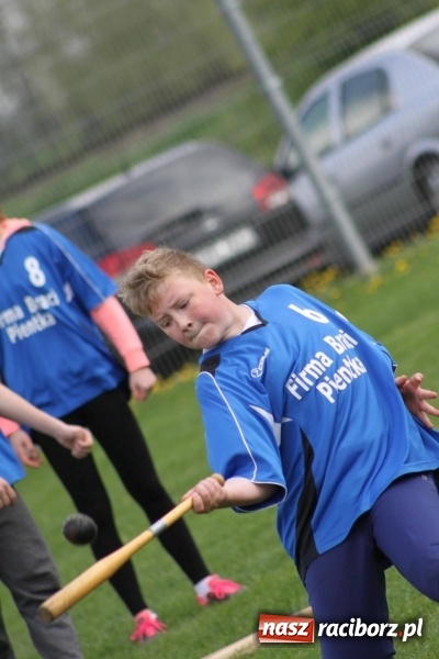Zdjęcie w galerii na portalu naszraciborz.pl: Schlagballiści z Cyprzanowa i Wojnowic szlifują formę na Międzynarodowy Turniej Schlagballa wiadomości z regionu