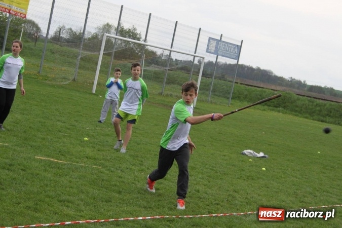 Zdjęcie w galerii na portalu naszraciborz.pl: Schlagballiści z Cyprzanowa i Wojnowic szlifują formę na Międzynarodowy Turniej Schlagballa wiadomości z regionu