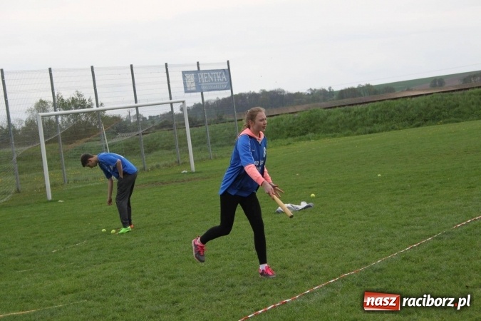 Zdjęcie w galerii na portalu naszraciborz.pl: Schlagballiści z Cyprzanowa i Wojnowic szlifują formę na Międzynarodowy Turniej Schlagballa wiadomości z regionu