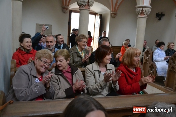 Zdjęcie w galerii na portalu naszraciborz.pl: Chór VIVO zaśpiewał w kaplicy zamkowej wiadomości z regionu