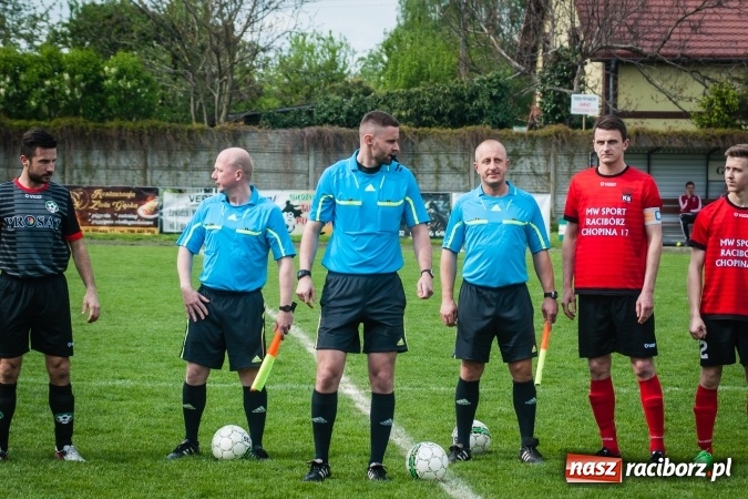 Zdjęcie w galerii na portalu naszraciborz.pl: Derby powiatu: Rzuty wolne tajną bronią Tworkowa wiadomości z regionu