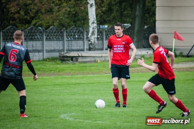 Zdjęcie w galerii na portalu naszraciborz.pl: Derby powiatu: Rzuty wolne tajną bronią Tworkowa wiadomości z regionu