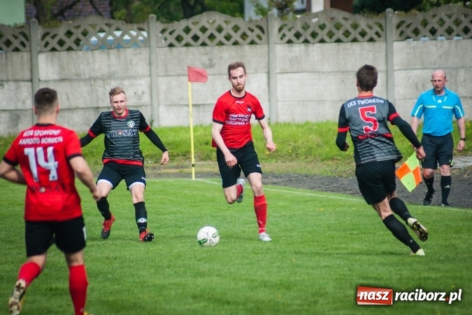 Zdjęcie w galerii na portalu naszraciborz.pl: Derby powiatu: Rzuty wolne tajną bronią Tworkowa wiadomości z regionu
