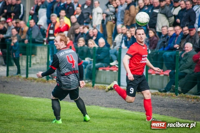 Zdjęcie w galerii na portalu naszraciborz.pl: Derby powiatu: Rzuty wolne tajną bronią Tworkowa wiadomości z regionu