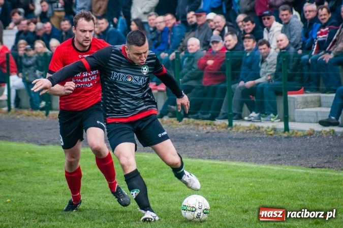 Zdjęcie w galerii na portalu naszraciborz.pl: Derby powiatu: Rzuty wolne tajną bronią Tworkowa wiadomości z regionu
