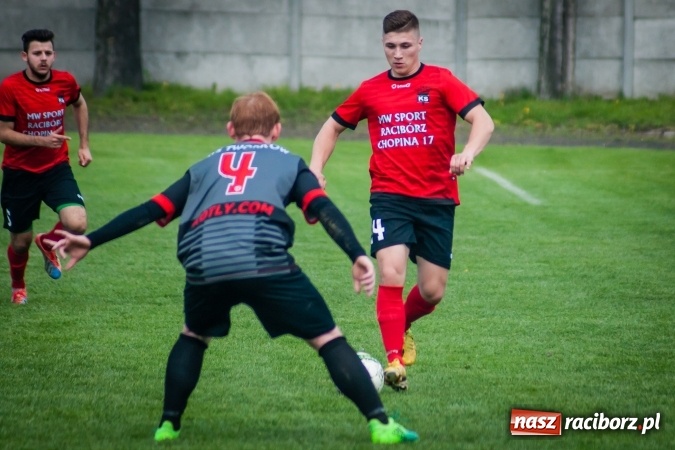 Zdjęcie w galerii na portalu naszraciborz.pl: Derby powiatu: Rzuty wolne tajną bronią Tworkowa wiadomości z regionu