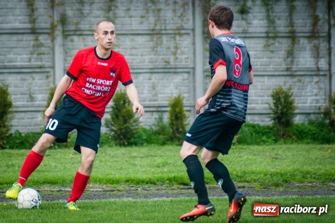 Zdjęcie w galerii na portalu naszraciborz.pl: Derby powiatu: Rzuty wolne tajną bronią Tworkowa wiadomości z regionu