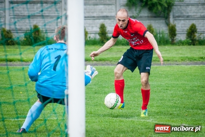 Zdjęcie w galerii na portalu naszraciborz.pl: Derby powiatu: Rzuty wolne tajną bronią Tworkowa wiadomości z regionu