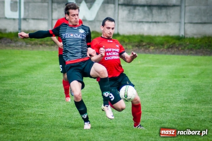 Zdjęcie w galerii na portalu naszraciborz.pl: Derby powiatu: Rzuty wolne tajną bronią Tworkowa wiadomości z regionu
