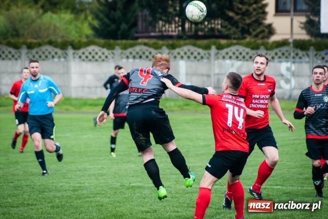 Zdjęcie w galerii na portalu naszraciborz.pl: Derby powiatu: Rzuty wolne tajną bronią Tworkowa wiadomości z regionu