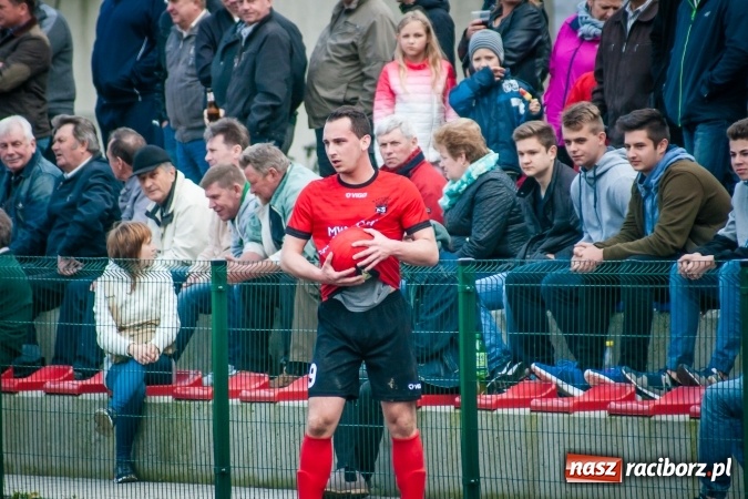 Zdjęcie w galerii na portalu naszraciborz.pl: Derby powiatu: Rzuty wolne tajną bronią Tworkowa wiadomości z regionu