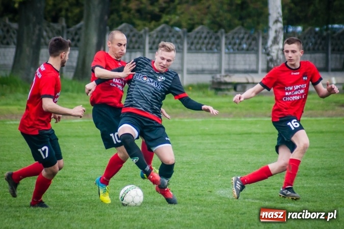 Zdjęcie w galerii na portalu naszraciborz.pl: Derby powiatu: Rzuty wolne tajną bronią Tworkowa wiadomości z regionu