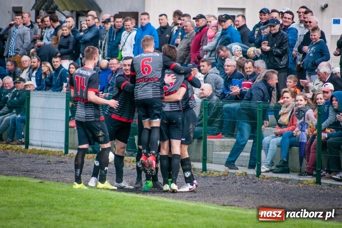 Zdjęcie w galerii na portalu naszraciborz.pl: Derby powiatu: Rzuty wolne tajną bronią Tworkowa wiadomości z regionu