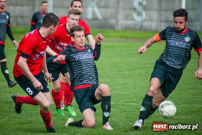 Zdjęcie w galerii na portalu naszraciborz.pl: Derby powiatu: Rzuty wolne tajną bronią Tworkowa wiadomości z regionu