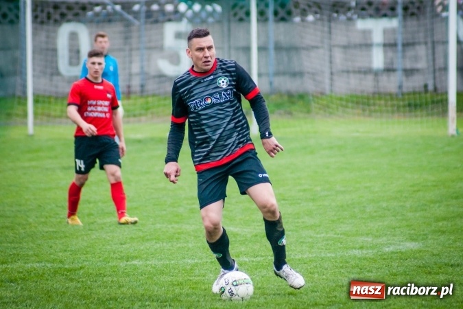 Zdjęcie w galerii na portalu naszraciborz.pl: Derby powiatu: Rzuty wolne tajną bronią Tworkowa wiadomości z regionu