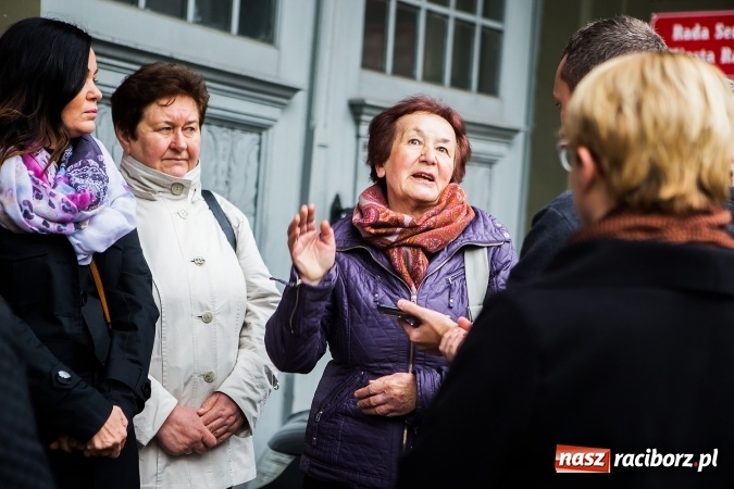 Zdjęcie w galerii na portalu naszraciborz.pl: Powstała petycja przeciwko budowie spalarni odpadów. Inicjatywę mieszkańców wsparli radni  wiadomości z regionu