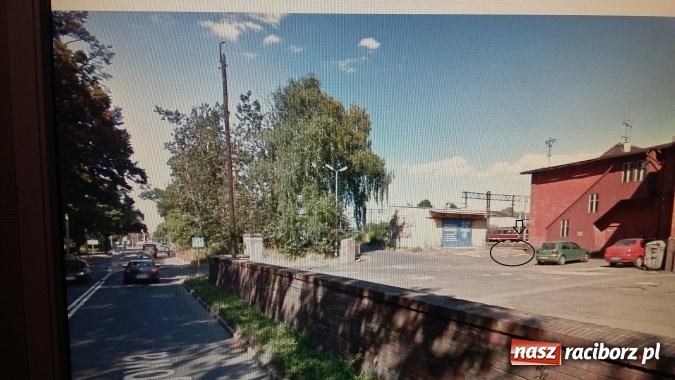 Zdjęcie w galerii na portalu naszraciborz.pl: Właścicielka passata szuka sprawcy tej dewastacji wiadomości z regionu