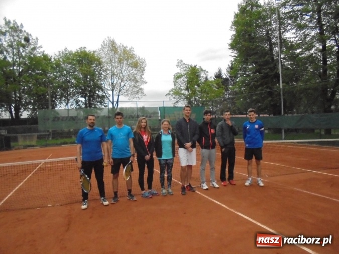 Zdjęcie w galerii na portalu naszraciborz.pl: Pierwszy wiosenny turniej tenisowy na kortach Rafako S.A. za nami wiadomości z regionu