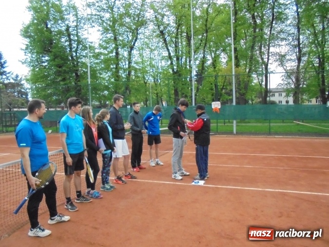 Zdjęcie w galerii na portalu naszraciborz.pl: Pierwszy wiosenny turniej tenisowy na kortach Rafako S.A. za nami wiadomości z regionu