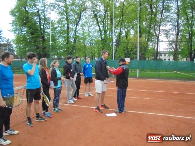 Zdjęcie w galerii na portalu naszraciborz.pl: Pierwszy wiosenny turniej tenisowy na kortach Rafako S.A. za nami wiadomości z regionu