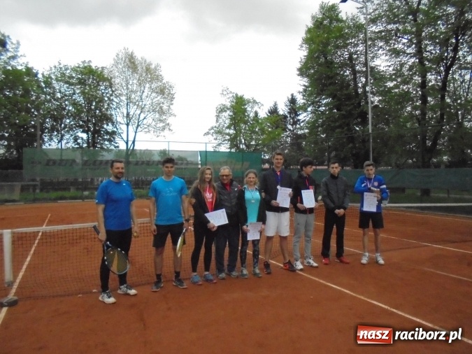 Zdjęcie w galerii na portalu naszraciborz.pl: Pierwszy wiosenny turniej tenisowy na kortach Rafako S.A. za nami wiadomości z regionu