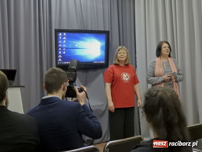 Zdjęcie w galerii na portalu naszraciborz.pl: Czas i miejsce - w Galerii Gawra odbył się wernisaż nowej wystawy  wiadomości z regionu