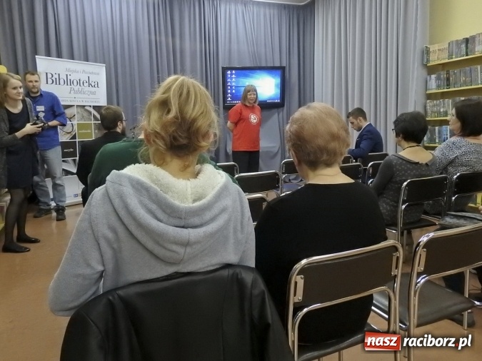 Zdjęcie w galerii na portalu naszraciborz.pl: Czas i miejsce - w Galerii Gawra odbył się wernisaż nowej wystawy  wiadomości z regionu