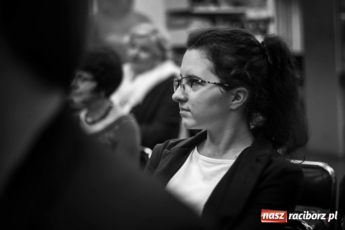 Zdjęcie w galerii na portalu naszraciborz.pl: Czas i miejsce - w Galerii Gawra odbył się wernisaż nowej wystawy  wiadomości z regionu