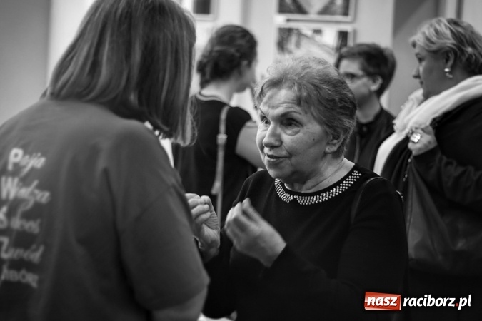 Zdjęcie w galerii na portalu naszraciborz.pl: Czas i miejsce - w Galerii Gawra odbył się wernisaż nowej wystawy  wiadomości z regionu