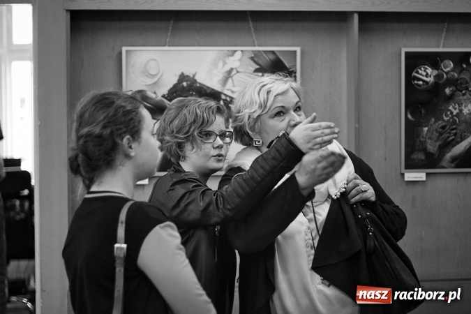 Zdjęcie w galerii na portalu naszraciborz.pl: Czas i miejsce - w Galerii Gawra odbył się wernisaż nowej wystawy  wiadomości z regionu