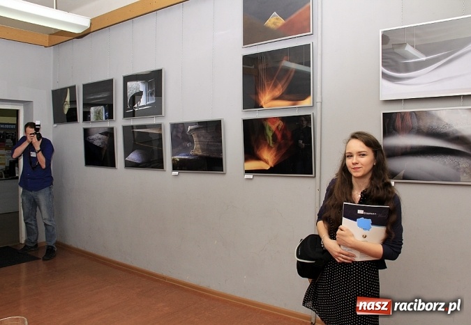 Zdjęcie w galerii na portalu naszraciborz.pl: Czas i miejsce - w Galerii Gawra odbył się wernisaż nowej wystawy  wiadomości z regionu