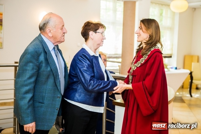 Zdjęcie w galerii na portalu naszraciborz.pl: Sześć par świętowało dziś złoty jubileusz małżeństwa w raciborskim Urzędzie Stanu Cywilnego wiadomości z regionu