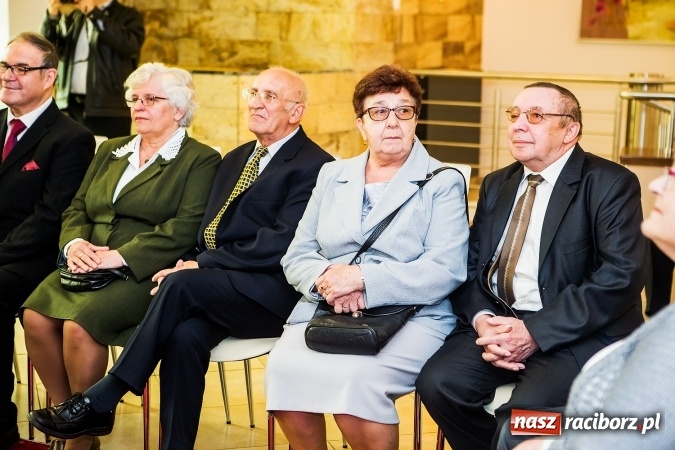 Zdjęcie w galerii na portalu naszraciborz.pl: Sześć par świętowało dziś złoty jubileusz małżeństwa w raciborskim Urzędzie Stanu Cywilnego wiadomości z regionu