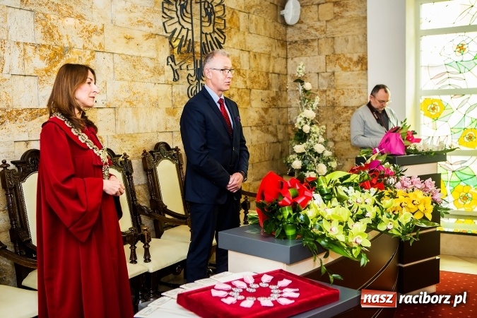 Zdjęcie w galerii na portalu naszraciborz.pl: Sześć par świętowało dziś złoty jubileusz małżeństwa w raciborskim Urzędzie Stanu Cywilnego wiadomości z regionu