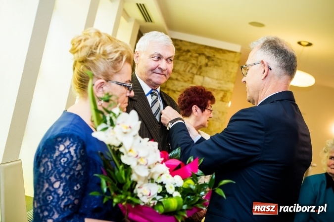 Zdjęcie w galerii na portalu naszraciborz.pl: Sześć par świętowało dziś złoty jubileusz małżeństwa w raciborskim Urzędzie Stanu Cywilnego wiadomości z regionu