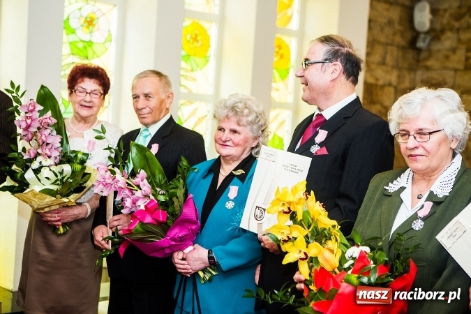 Zdjęcie w galerii na portalu naszraciborz.pl: Sześć par świętowało dziś złoty jubileusz małżeństwa w raciborskim Urzędzie Stanu Cywilnego wiadomości z regionu
