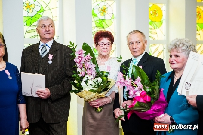 Zdjęcie w galerii na portalu naszraciborz.pl: Sześć par świętowało dziś złoty jubileusz małżeństwa w raciborskim Urzędzie Stanu Cywilnego wiadomości z regionu