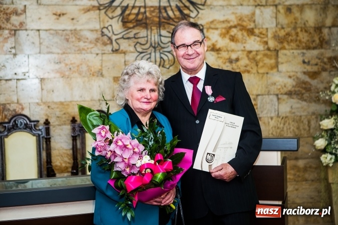 Zdjęcie w galerii na portalu naszraciborz.pl: Sześć par świętowało dziś złoty jubileusz małżeństwa w raciborskim Urzędzie Stanu Cywilnego wiadomości z regionu