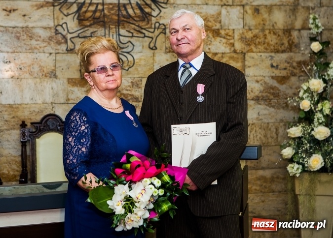 Zdjęcie w galerii na portalu naszraciborz.pl: Sześć par świętowało dziś złoty jubileusz małżeństwa w raciborskim Urzędzie Stanu Cywilnego wiadomości z regionu