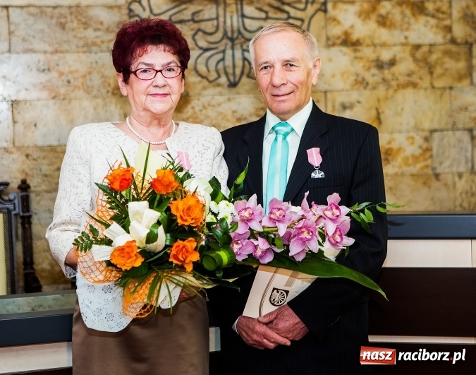 Zdjęcie w galerii na portalu naszraciborz.pl: Sześć par świętowało dziś złoty jubileusz małżeństwa w raciborskim Urzędzie Stanu Cywilnego wiadomości z regionu
