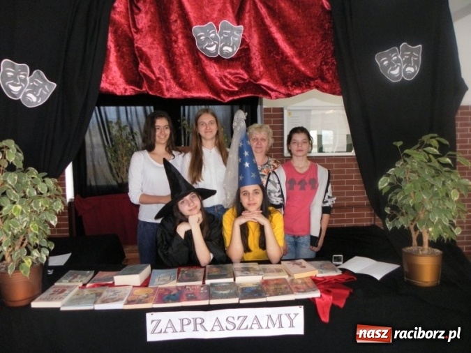 Zdjęcie w galerii na portalu naszraciborz.pl: Gimnazjum nr 3 obchodziło Dzień Patrona  wiadomości z regionu