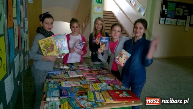 Zdjęcie w galerii na portalu naszraciborz.pl: Bookcrossing w Szkole Podstawowej nr 4  wiadomości z regionu